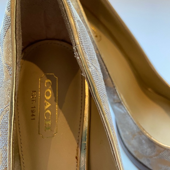 LAST CHANCE!  COACH "Tristian" Signature Pattern Pump in Gold - Picture 5 of 13